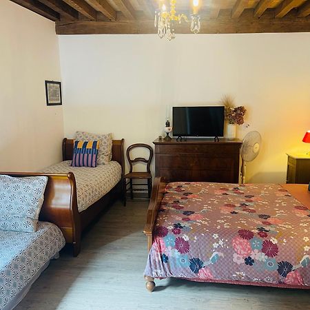 Manoir Saint-Pierre Bed & Breakfast Villersexel Bagian luar foto