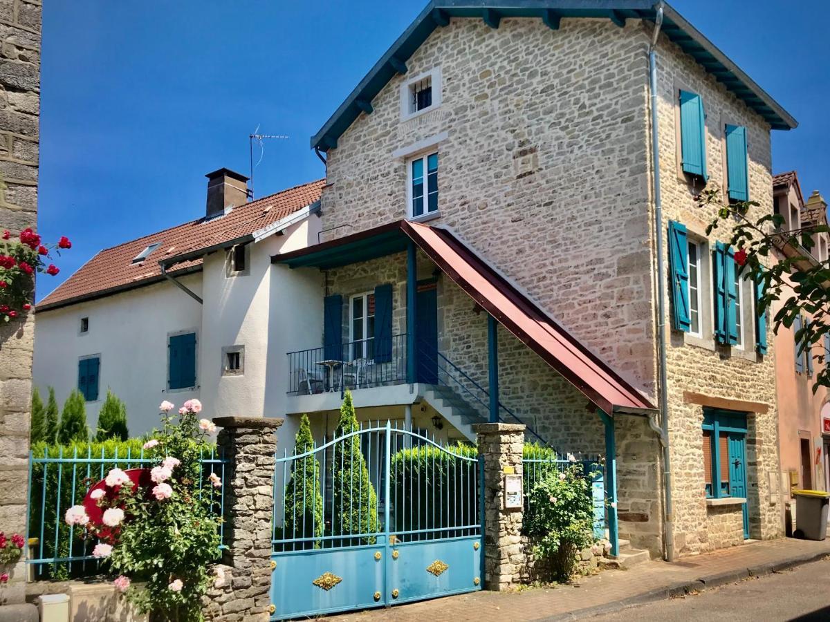 Manoir Saint-Pierre Bed & Breakfast Villersexel Bagian luar foto