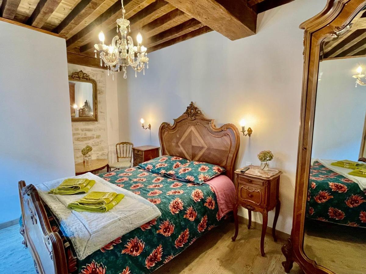 Manoir Saint-Pierre Bed & Breakfast Villersexel Bagian luar foto
