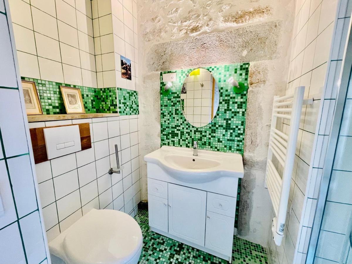 Manoir Saint-Pierre Bed & Breakfast Villersexel Bagian luar foto