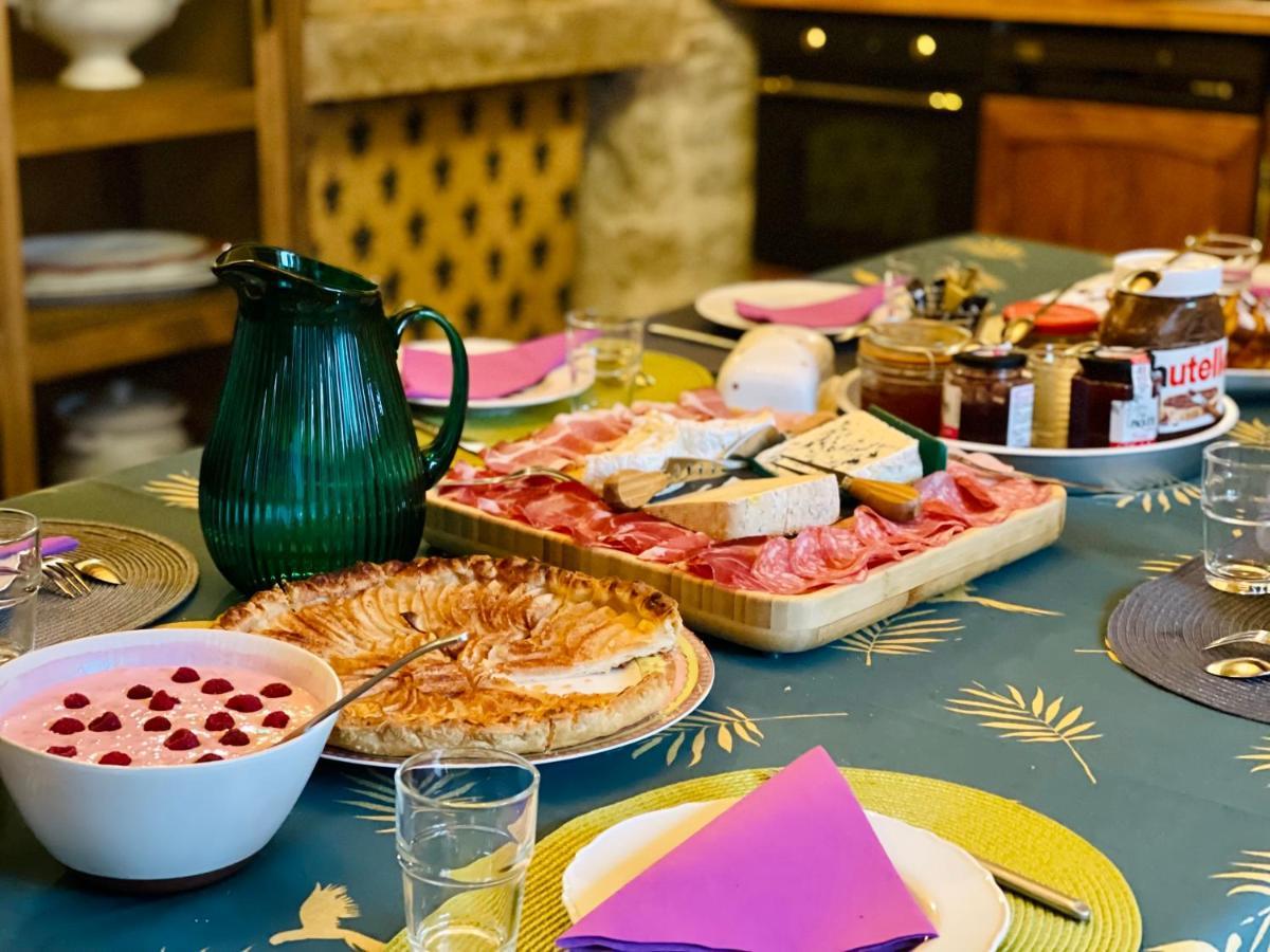 Manoir Saint-Pierre Bed & Breakfast Villersexel Bagian luar foto