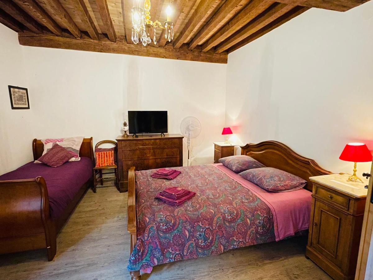 Manoir Saint-Pierre Bed & Breakfast Villersexel Bagian luar foto