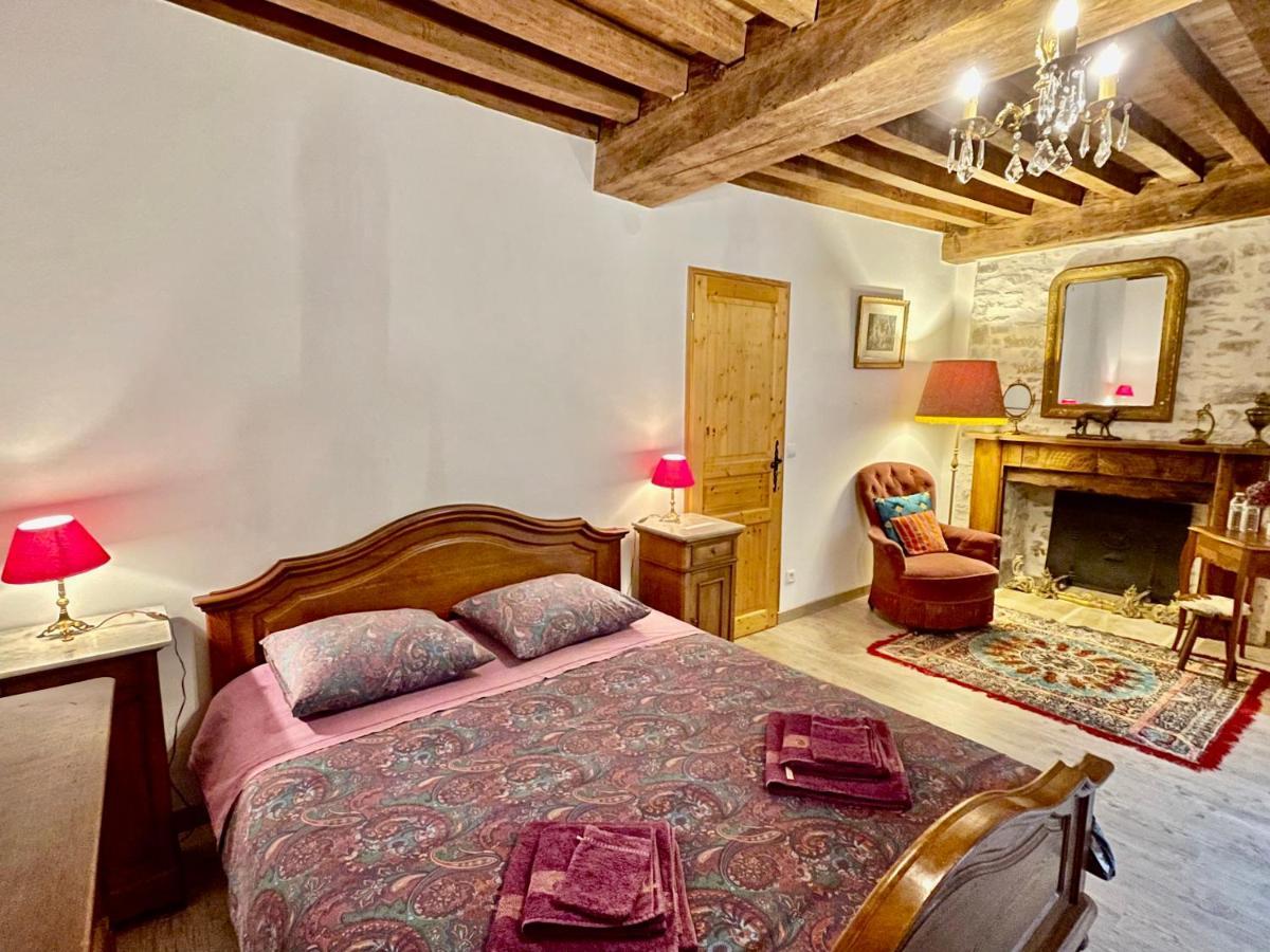 Manoir Saint-Pierre Bed & Breakfast Villersexel Bagian luar foto