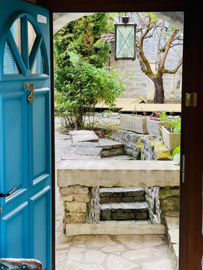 Manoir Saint-Pierre Bed & Breakfast Villersexel Bagian luar foto